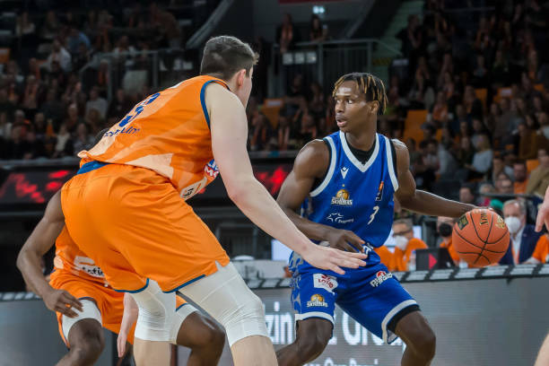 他在短短几 他在短短几