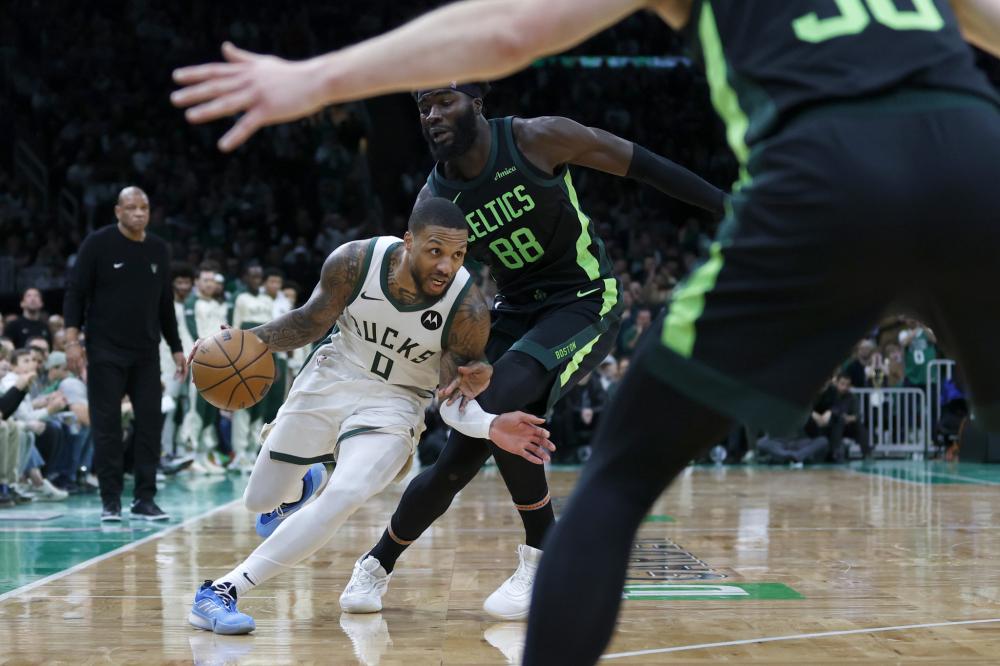 差点离队！B费：休赛期曾收到离开曼联的邀请 但球队确认我仍是重要一员