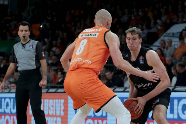 比赛中继续 比赛中继续