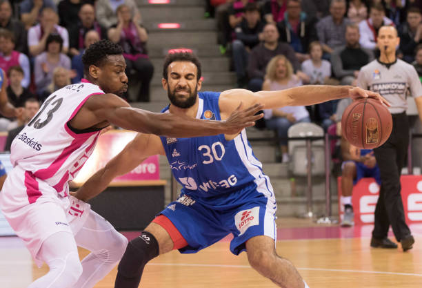 球队连胜势头强劲，排名稳步上升